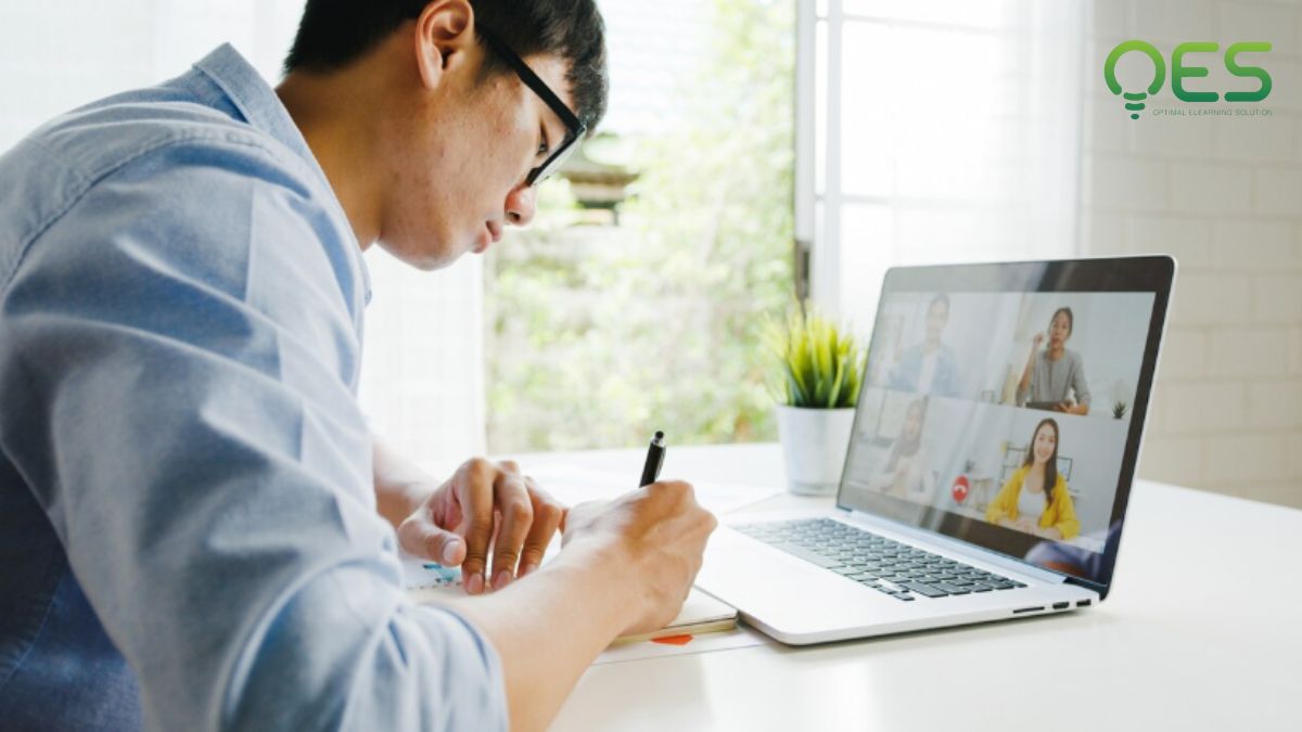 Học trực tuyến và học tại nhà